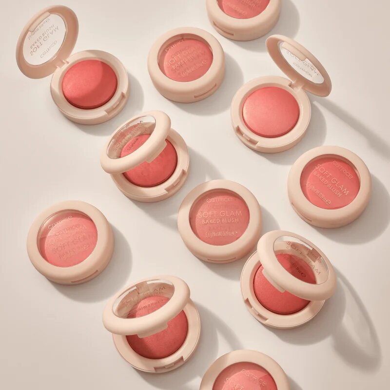Catrice Soft Glam rozjasňující tvářenka odstín 010 On Cloud Pink 5.6 g