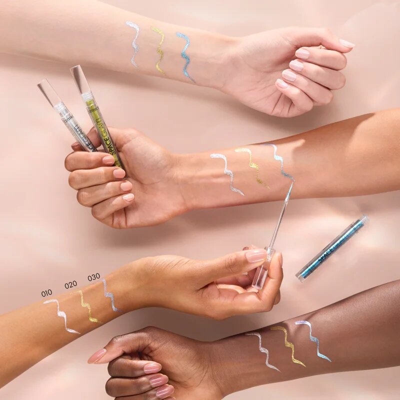 Catrice Space Glam tekuté oční linky se třpytkami odstín 030 Cosmic Chrome 1.4 ml