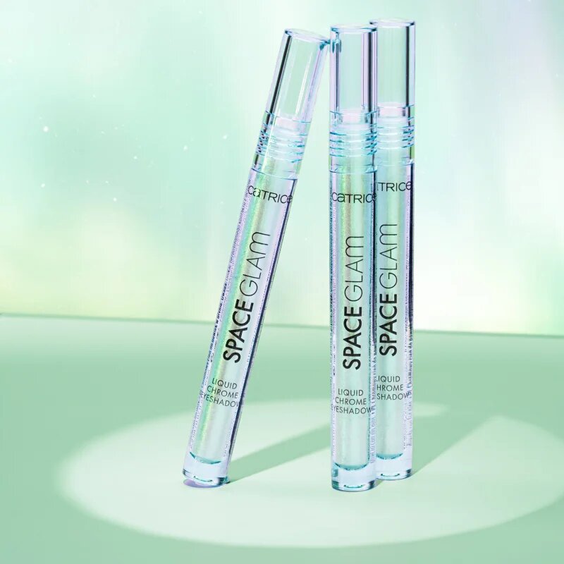 Catrice Space Glam tekuté oční stíny odstín 010 Milky Way 2 ml