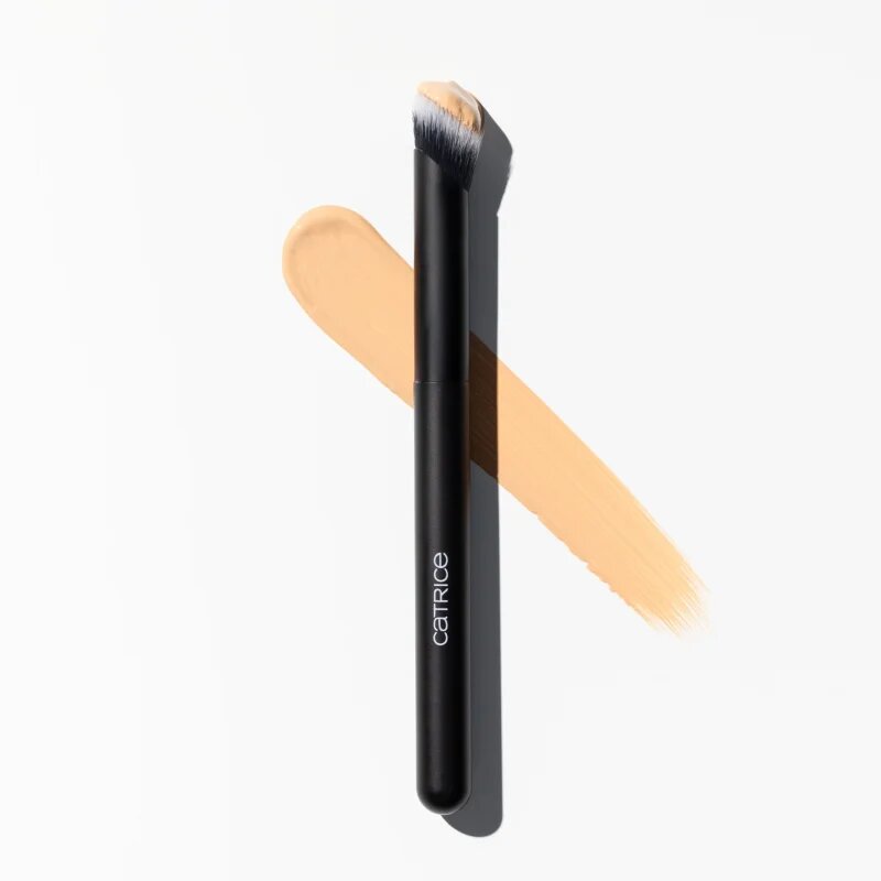 Catrice Under Eye Concealer Brush štětec na korektor 1 ks