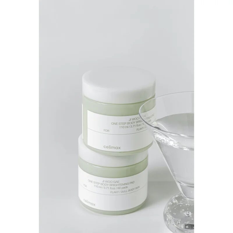 celimax Ji Woo Gae One Step Body Brightening Pad exfoliační polštářky na tělo 60 ks