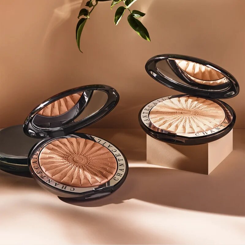Chantecaille Perfect Blur Finishing Powder fixační pudr s vyhlazujícím efektem Light/Medium 8 g