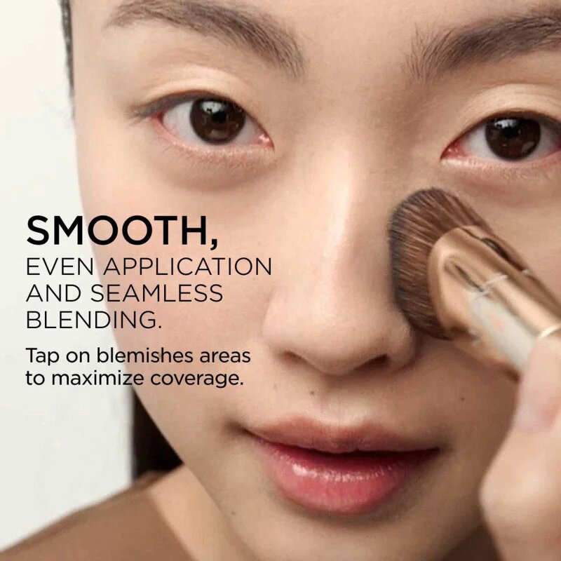 Clarins Double Serum Foundation Brush štětec na make-up 1 ks