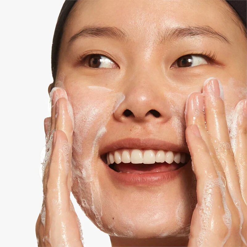 Clinique All About Clean™ 2-in-1 Cleansing + Exfoliating Jelly exfoliační čisticí gel 150 ml
