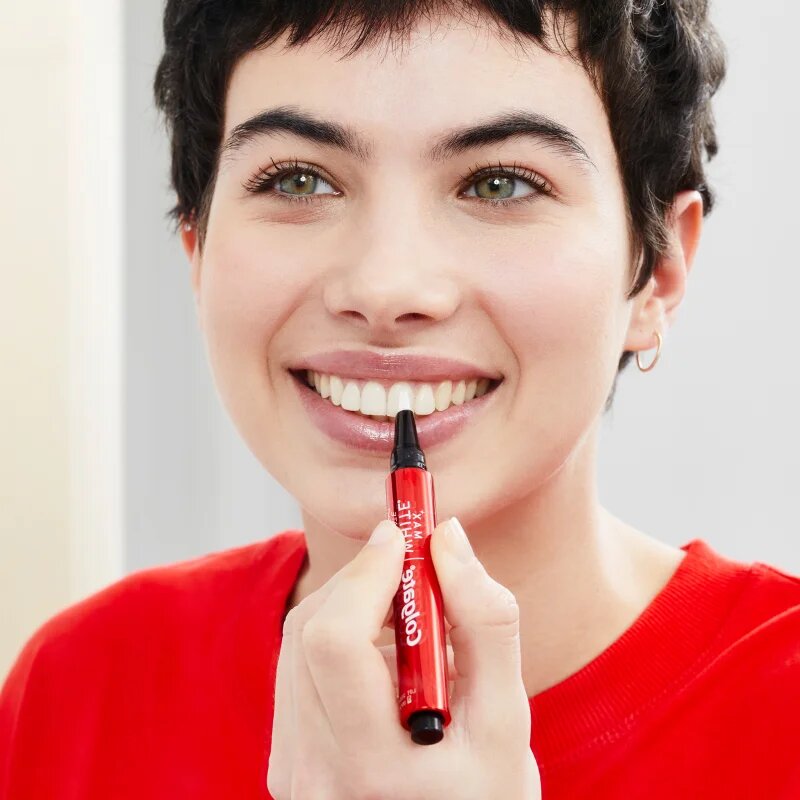 Colgate Max White Overnight bělicí pero 2.5 ml