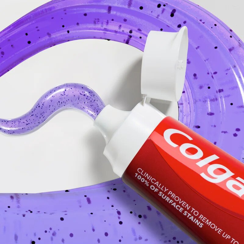 Colgate Max White Purple Reveal osvěžující zubní pasta 75 ml