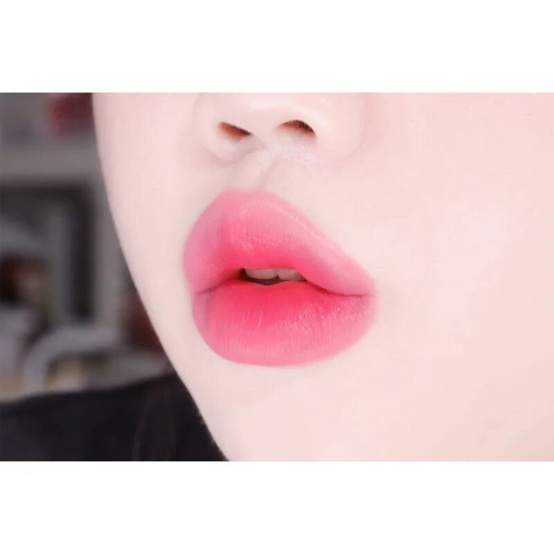 Colorgram Fruity Water Tint dlouhotrvající lesk na rty pro výživu a hydrataci odstín #04 Sulking Watermelon 2.8 g