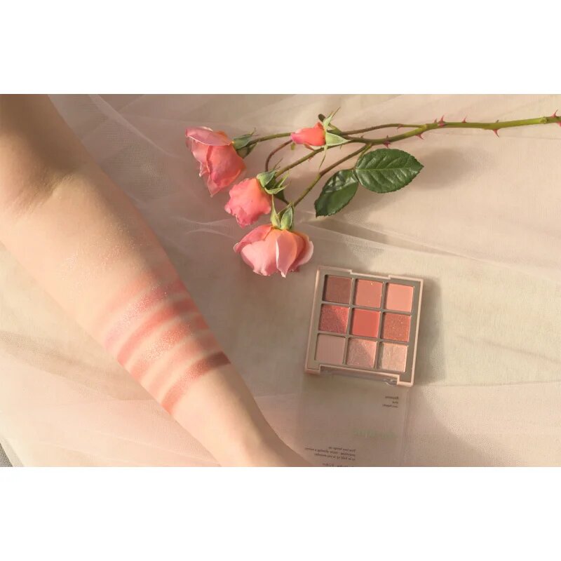 Dasique Eye Shadow Palette paletka očních stínů odstín 02 Rose Petal 7 g