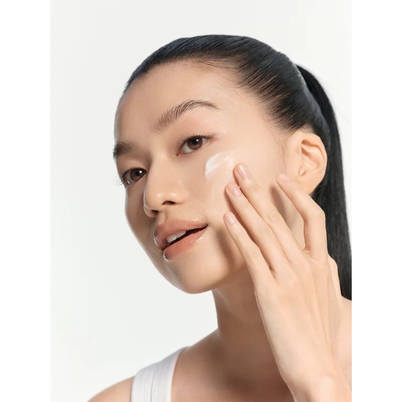 Dear Klairs Vitamin Toning Barrier Cream rozjasňující hydratační krém pro posílení pleťové bariéry 60 g
