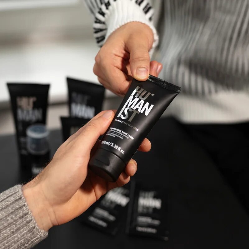 Delia Cosmetics Humanist regenerační krém na ruce 100 ml