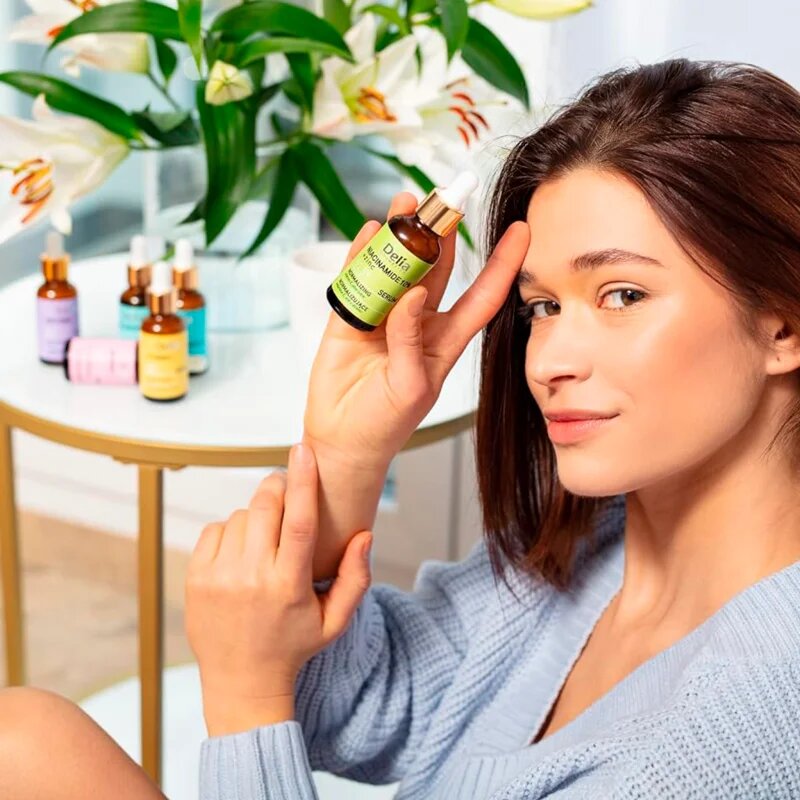 Delia Cosmetics Niacinamide 10% + zinc obnovující sérum na obličej krk a dekolt 30 ml