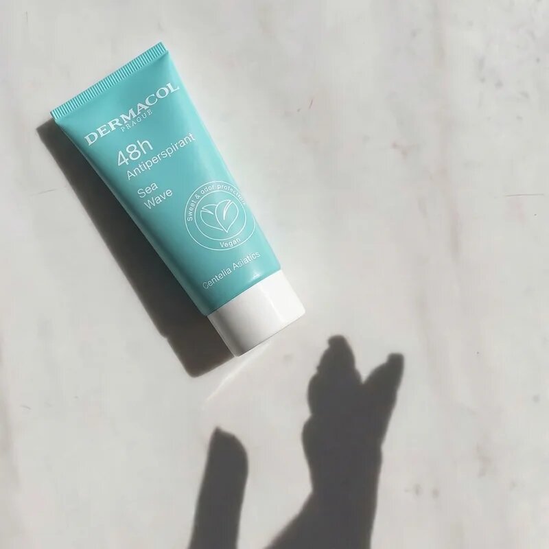 Dermacol 48h Antiperspirant krémový antiperspirant se zklidňujícím účinkem vůně Sea Wave 50 ml