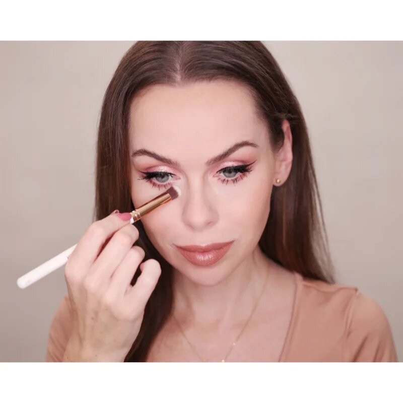 Dermacol Accessories Master Brush by PetraLovelyHair štětec na korektor D62 Rose Gold 1 ks