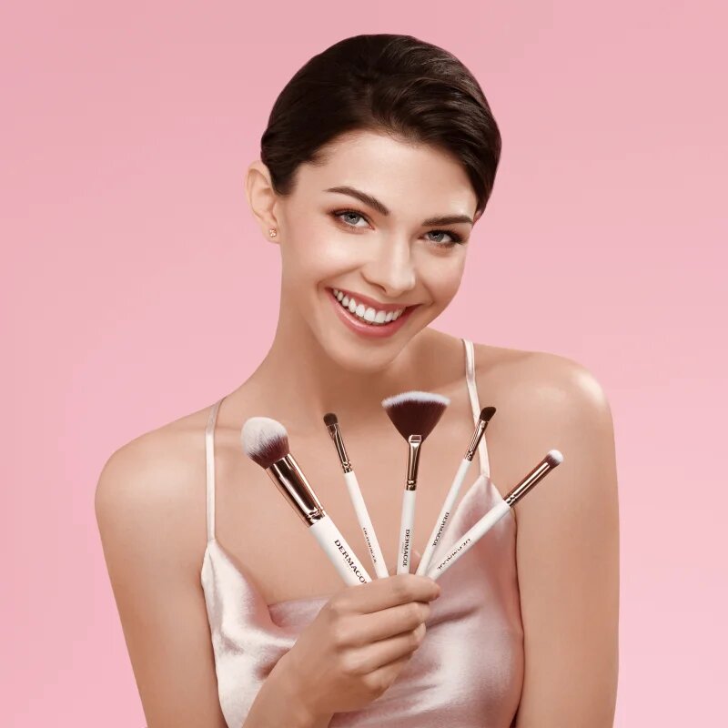 Dermacol Accessories Master Brush by PetraLovelyHair štětec na tvářenku a bronzer D54 Rose Gold 1 ks