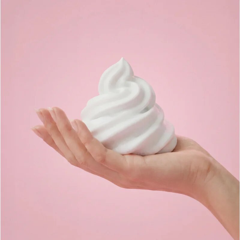 DESERVED Whipped Shower Foam Strawberry Milkshake sprchová pěna na tělo 250 ml