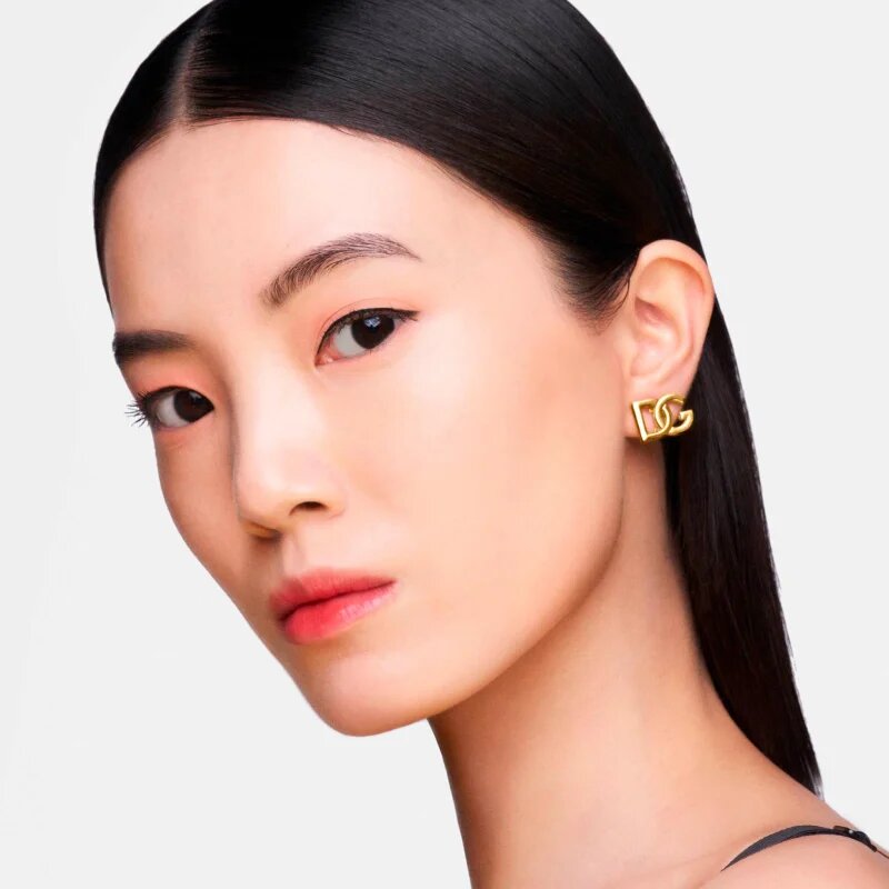 Dolce&Gabbana Fresh Rose Glow Cushion rozjasňující a hydratační make-up SPF 50+ odstín 5W 15 g