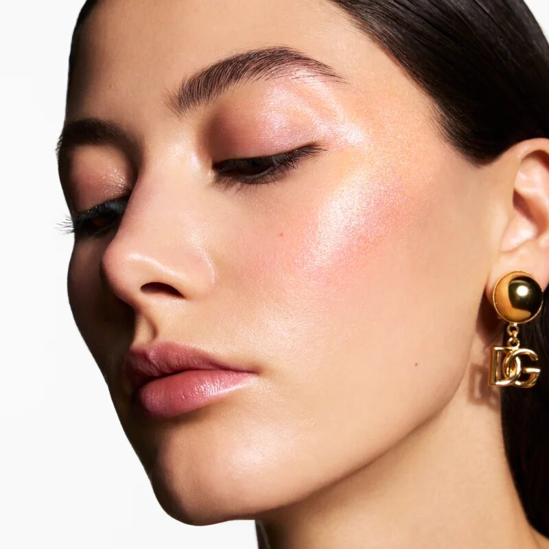 Dolce&Gabbana Glazelighter All Over Highlighter rozjasňovač na tělo a obličej odstín 00 Multiversal - Opalescent Shimmer 11.6 g