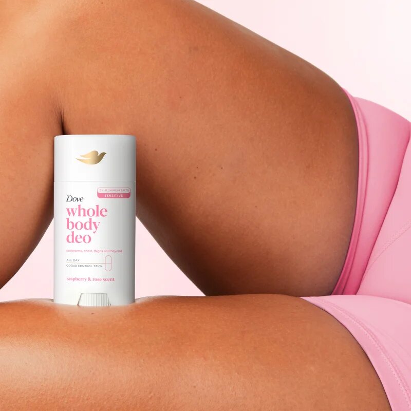 Dove Raspberry & Rose tuhý deodorant na tělo 75 ml