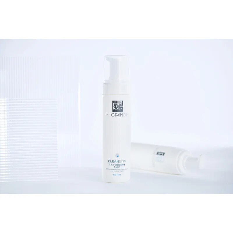 Dr. Grandel Cleansing čisticí pěna s peelingovým efektem 2 v 1 200 ml