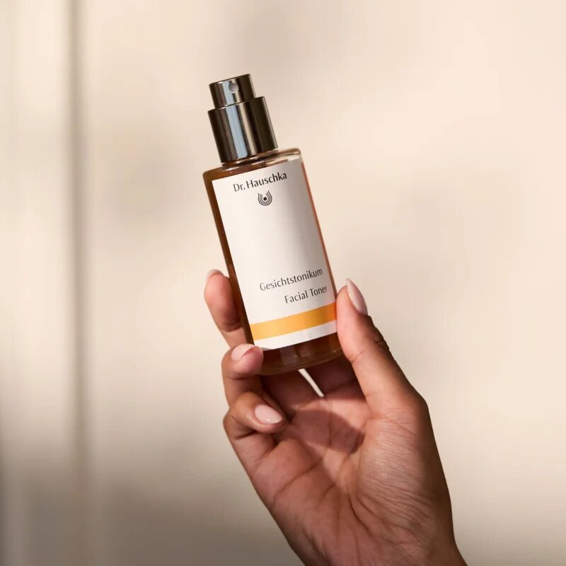 Dr. Hauschka Cleansing And Tonization pleťové tonikum ve spreji pro normální a suchou pleť 100 ml