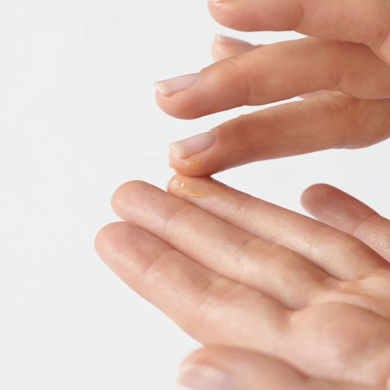 Dr. Hauschka Eye And Lip Care vyživující balzám na oční okolí 10 ml
