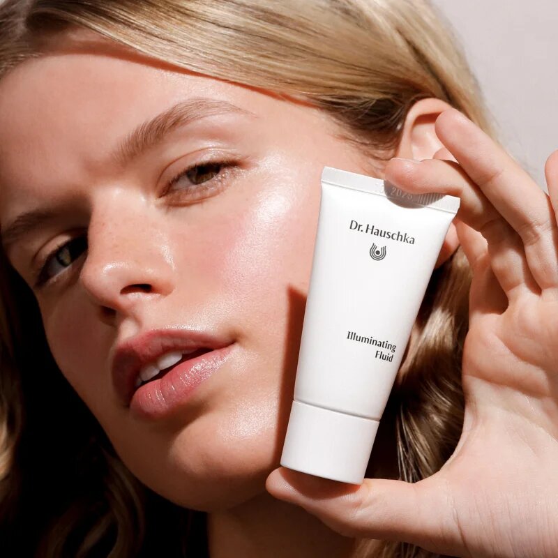 Dr. Hauschka Make-Up Illuminating Fluid tekutý rozjasňovač 30 ml