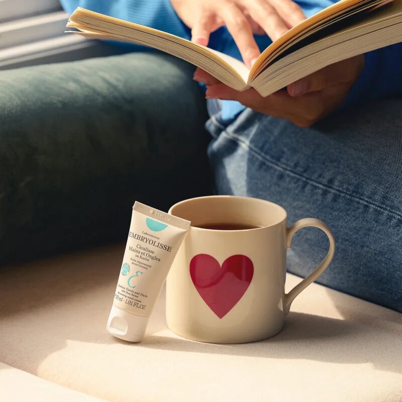 Embryolisse MOISTURIZATION AND REGENERATION zjemňující a vyživující krém na ruce 30 ml