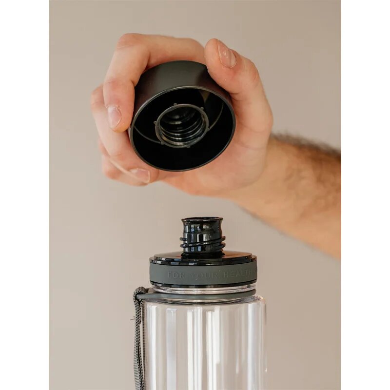 EQUA Plain láhev na vodu barva Black 1 ks