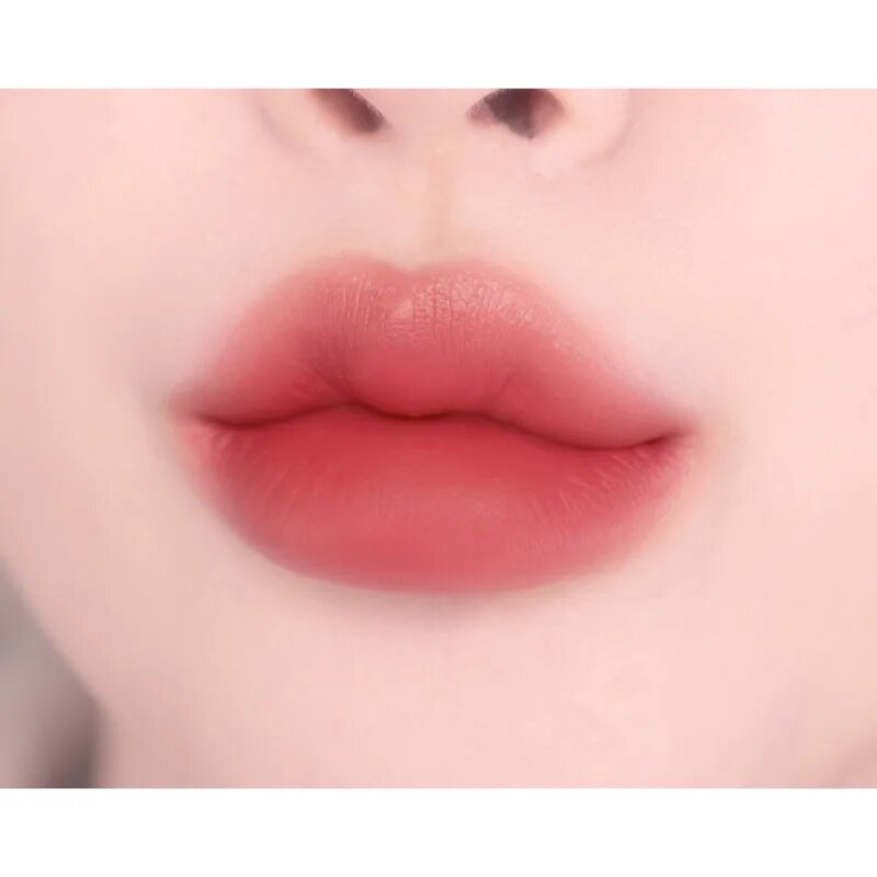 espoir Couture Lip Tint Blur Velvet lehká tekutá matná rtěnka odstín 05 Serenade 5.5 g