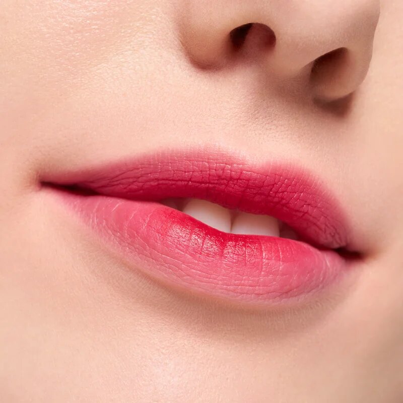 essence Blur Soufflé matná tekutá rtěnka odstín 11 Clickbait 3.6 ml
