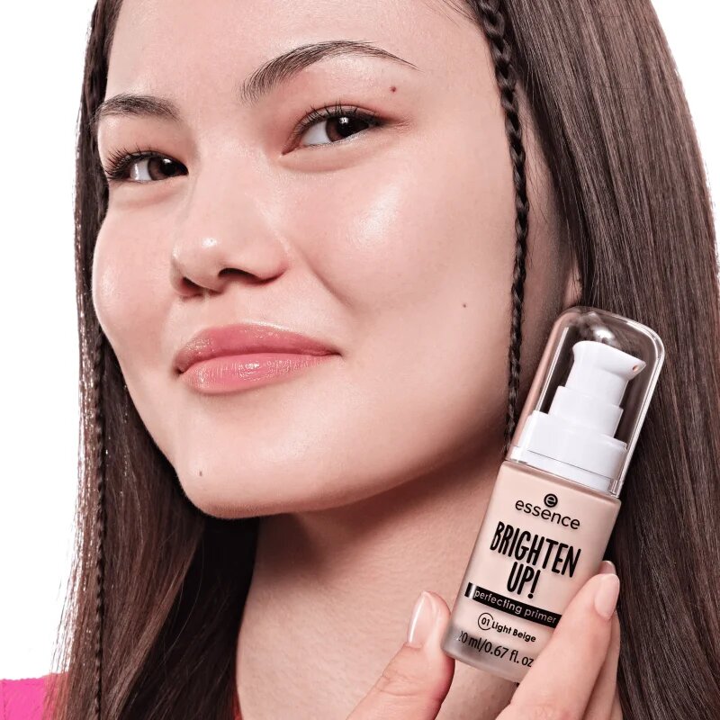 essence BRIGHTEN UP! Perfecting Primer tekutá podkladová báze pod make-up odstín 01 Light Beige 20 ml