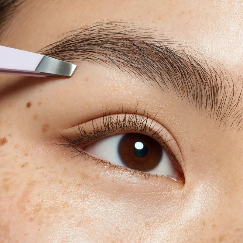 essence Brow Tweezer pinzeta na obočí 1 ks