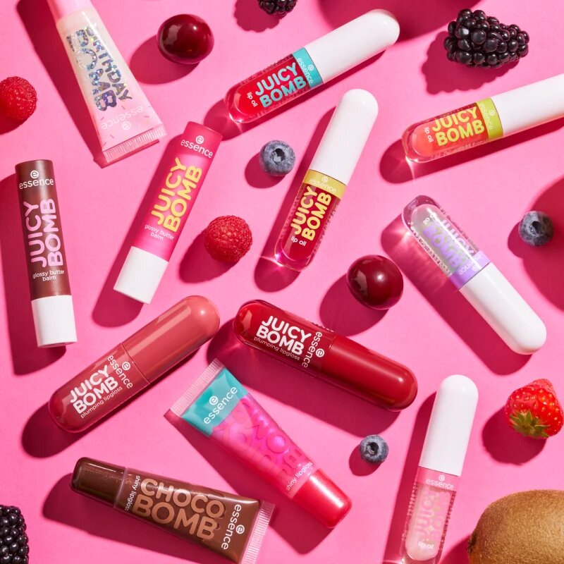 essence Choco Bomb třpytivý lesk na rty 10 ml