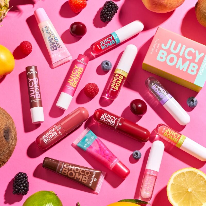 essence Choco Bomb třpytivý lesk na rty 10 ml