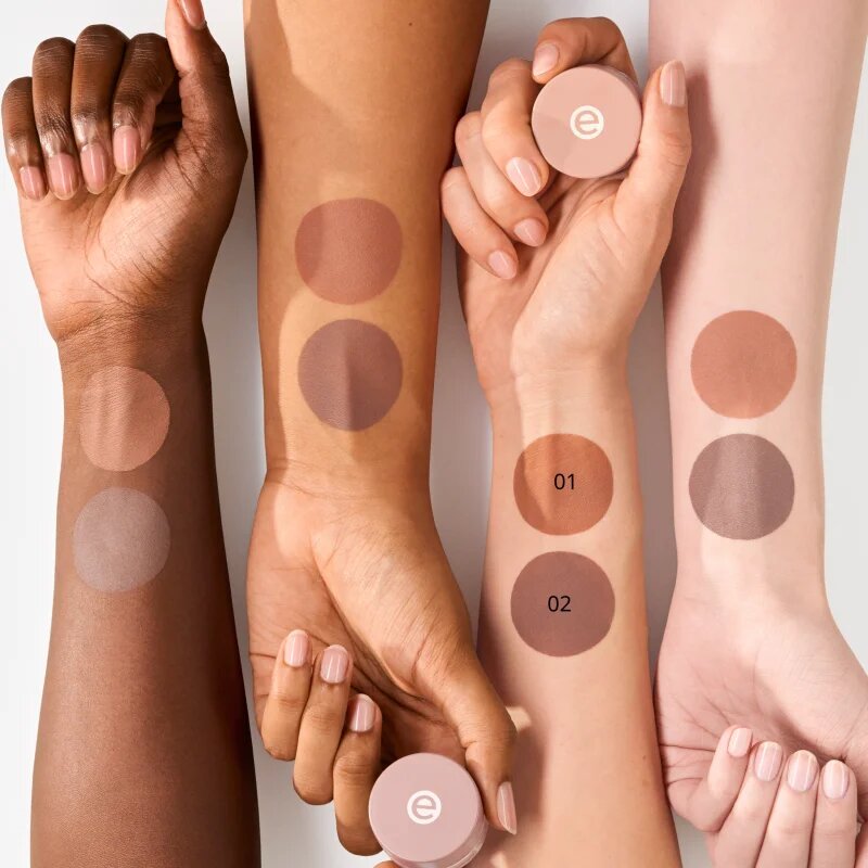 essence Cream Eyeshadow Matte krémové oční stíny s matným efektem odstín 01 Oak 5 g