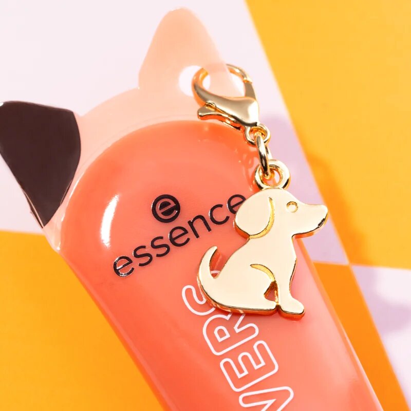 essence DOG GANG OR CAT CREW?!? DOG LOVERS tónovací balzám na rty s peptidy odstín 01 Best Buddy 13 ml