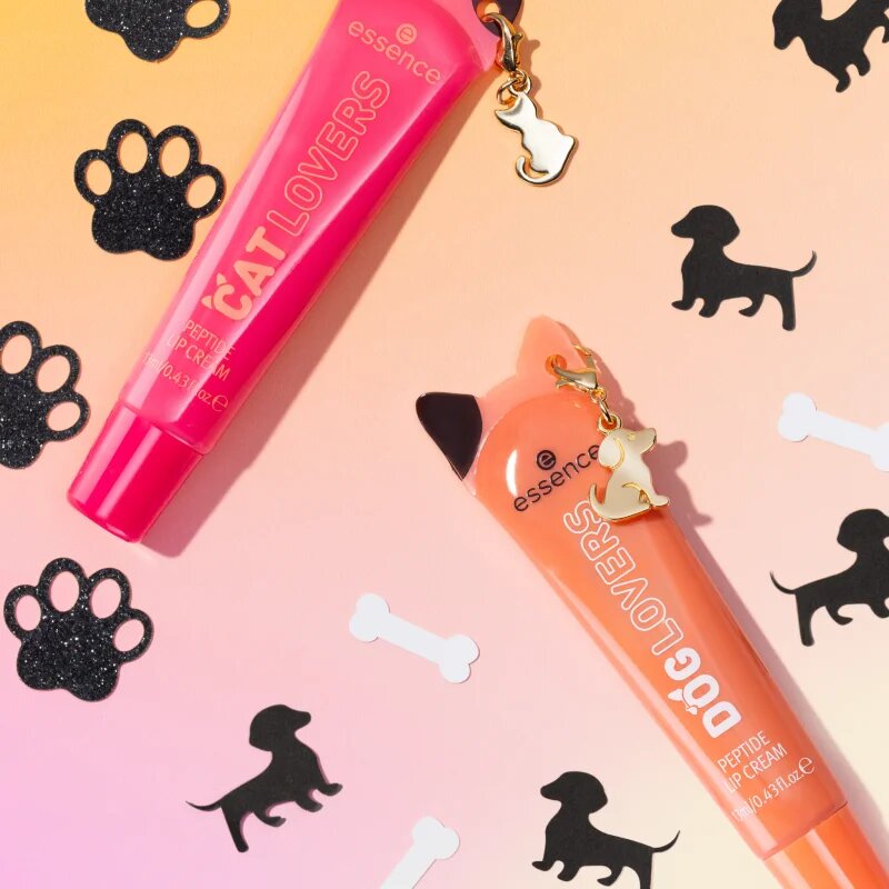 essence DOG GANG OR CAT CREW?!? DOG LOVERS tónovací balzám na rty s peptidy odstín 01 Best Buddy 13 ml