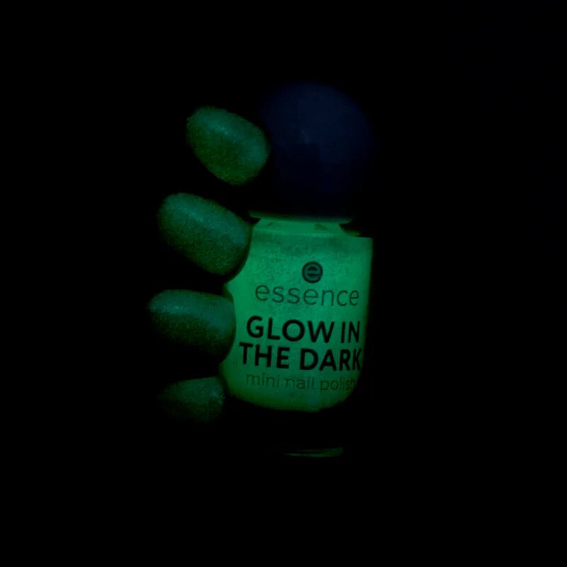 essence GLOW IN THE DARK lak na nehty mini 5 ml