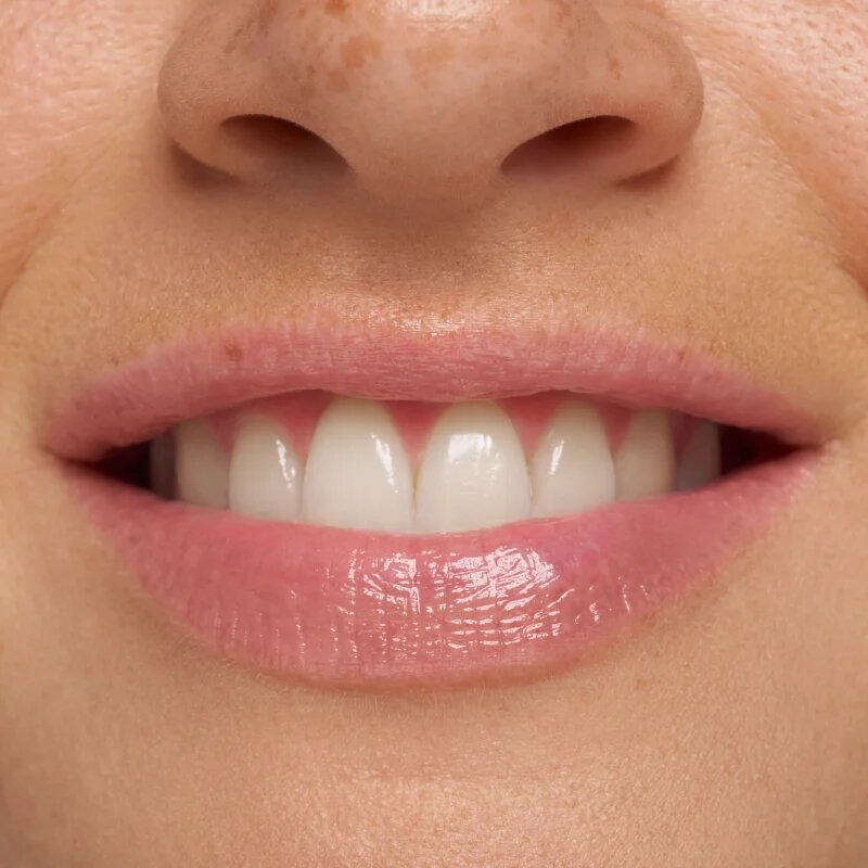 essence LIP swirl hydratační maska na rty s vyživujícím účinkem 8 g