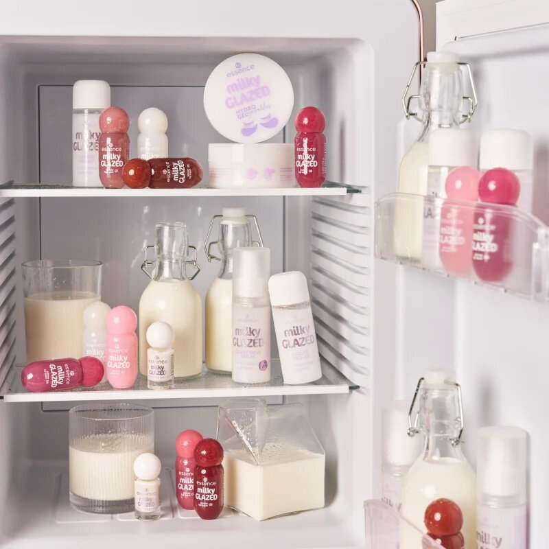 essence milky GLAZED lak na nehty mini odstín 21 5 ml