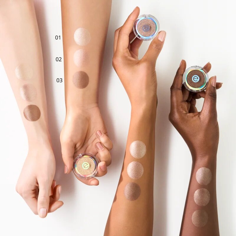 essence mono pearly třpytivé oční stíny odstín 02 Silky Taupe 2 g