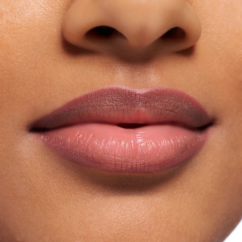 essence POUTline soft glide tužka na rty odstín 03 Bare Affair 0.62 g