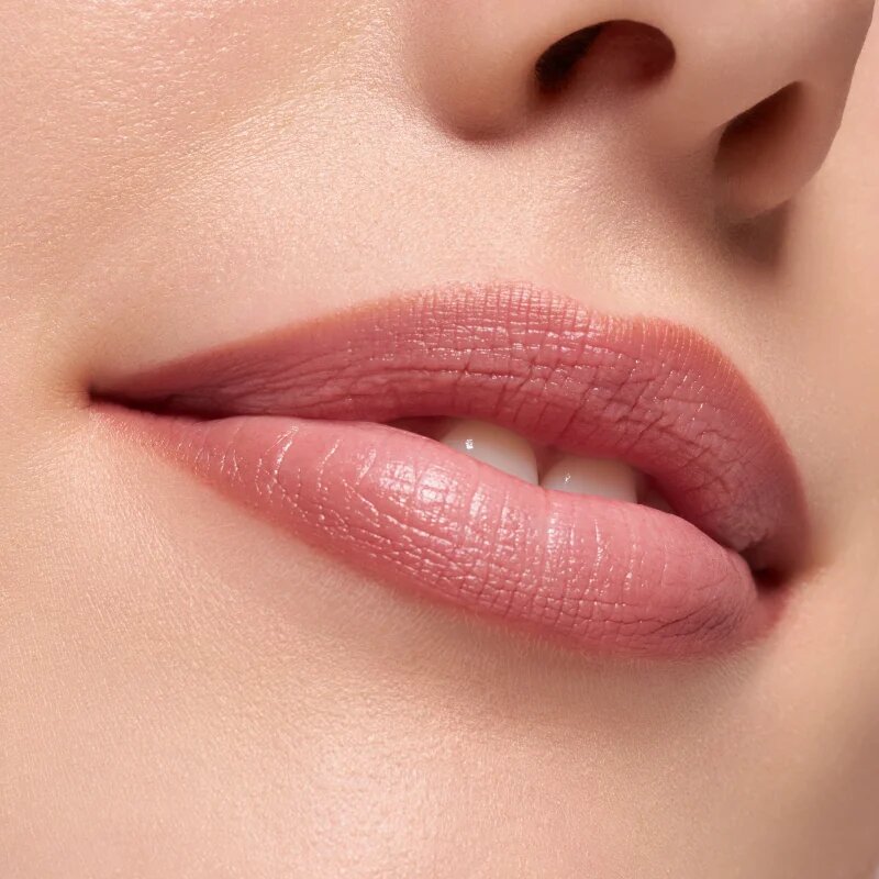 essence POUTline soft glide tužka na rty odstín 03 Bare Affair 0.62 g