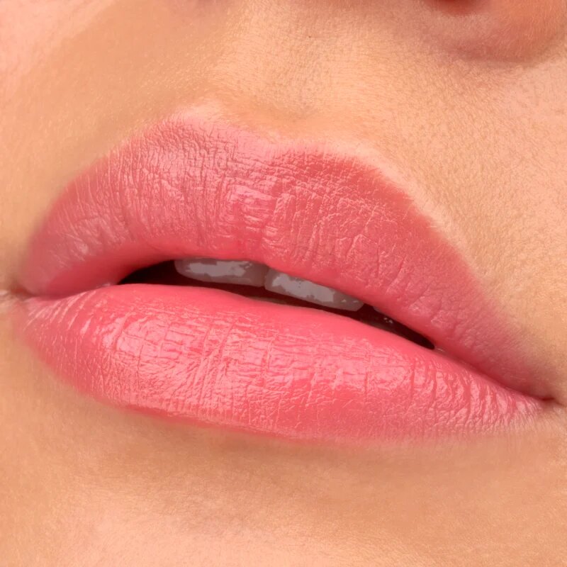 essence TINTED kiss hydratační lesk na rty odstín 03 4 ml