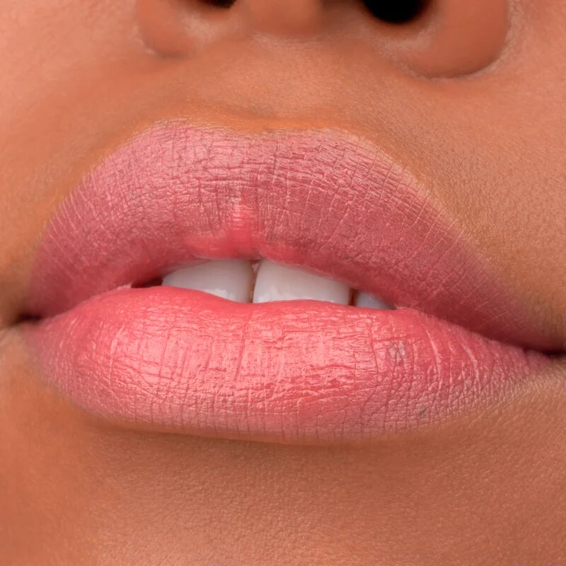 essence TINTED kiss hydratační lesk na rty odstín 03 4 ml