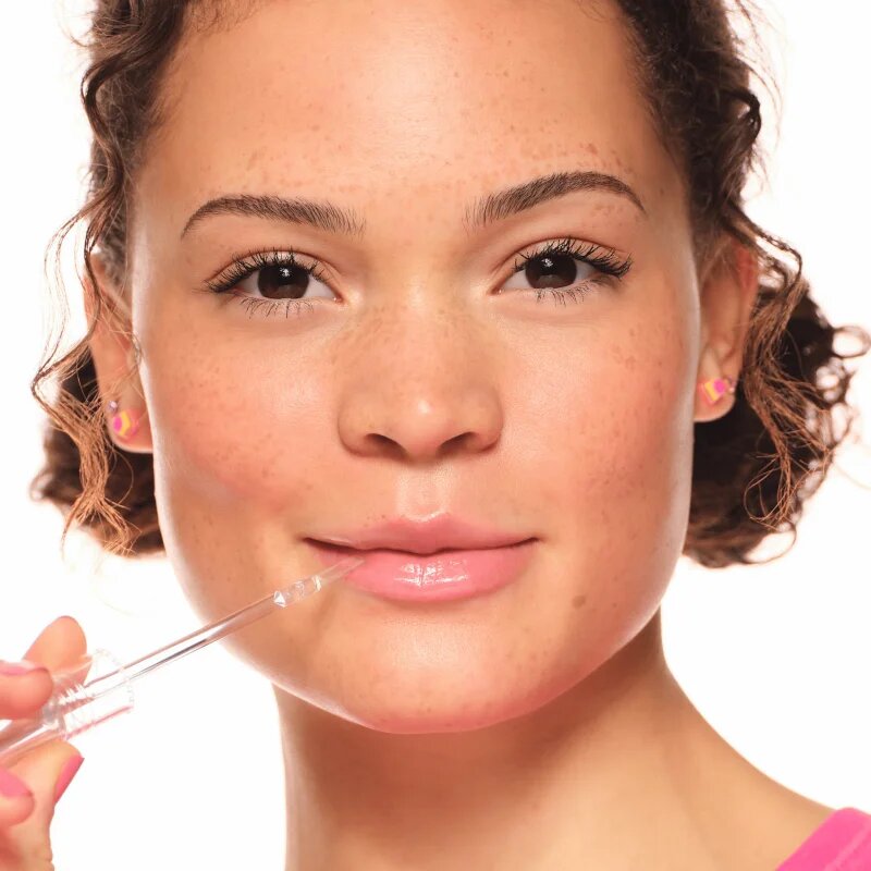 essence WHAT THE FAKE! transparentní lesk na rty odstín Oh So Glassy! 4.2 ml