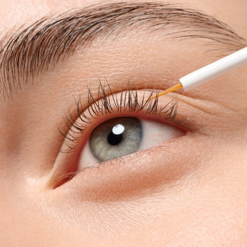 essence What The Length! veganské růstové sérum pro řasy a obočí 4 ml