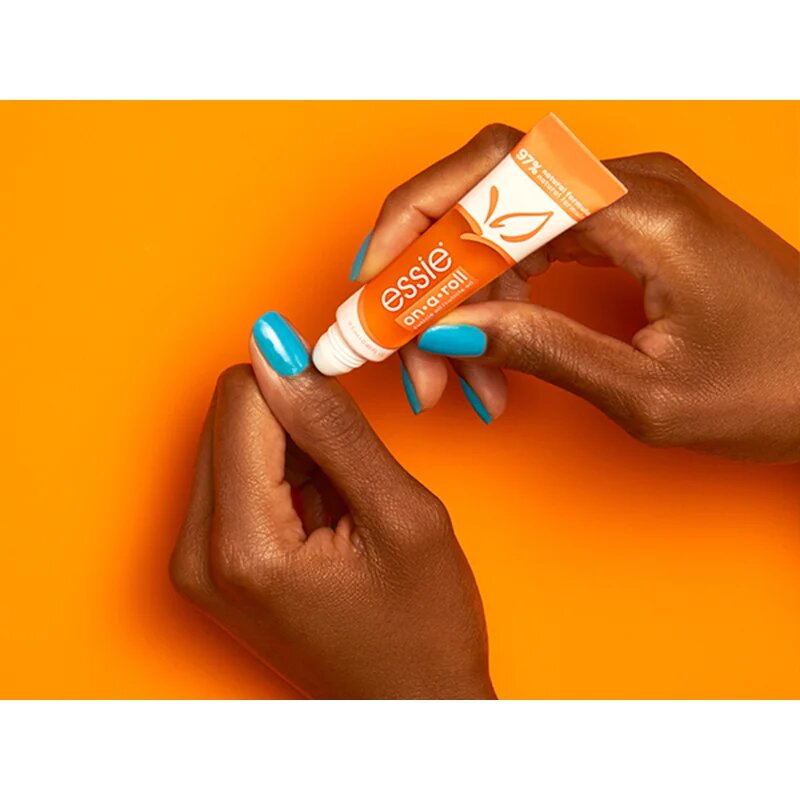 Essie on a roll vyživující olej na nehty roll-on 135 ml