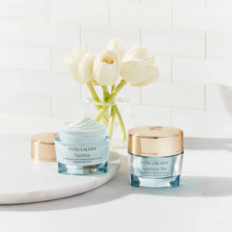 Estée Lauder DayWear Multi-Protection Anti-Oxidant 24H-Moisture Creme denní ochranný krém pro suchou pleť SPF 15 50 ml