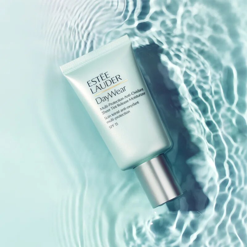 Estée Lauder DayWear Multi-Protection Anti-Oxidant Sheer Tint Release Moisturizer SPF 15 tónovací hydratační krém pro všechny typy pleti SPF 15 30 ml